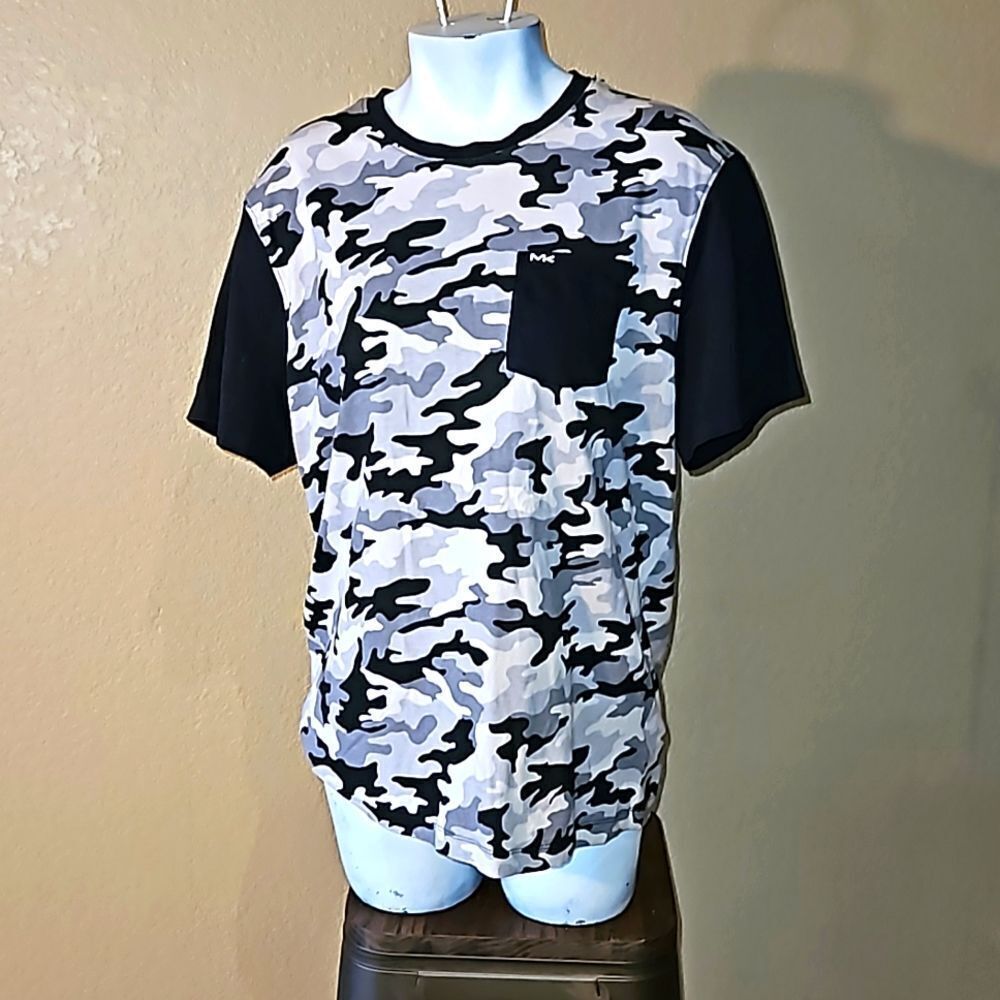 Michael Kors Camo Short Sleeve Tshirt EUC  Size Large  Black and Gray Camo